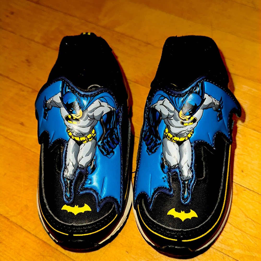 Toddler Boys Size 7 Batman Sneakers. Velcro. Light-up. Like new. Never used.
